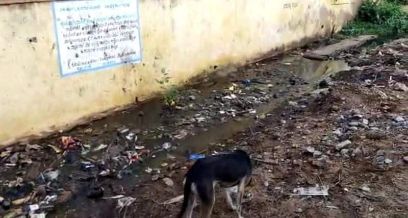 Outrage of the Villagers For Sewage Water Come to School Ground in Vijayanagara grg