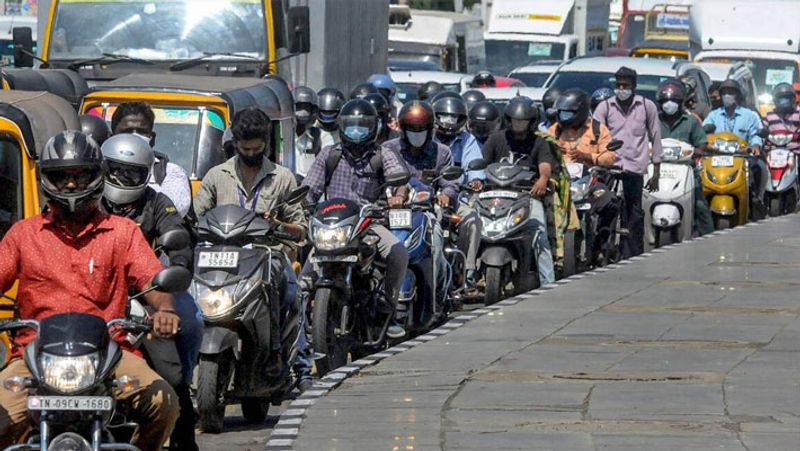 Heavy traffic jam in Chennai tvk