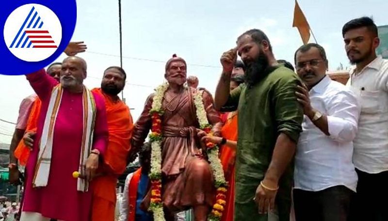 statue of Shivaji Maharaj Installation on Home Terrace at Gangavathi in Koppal grg