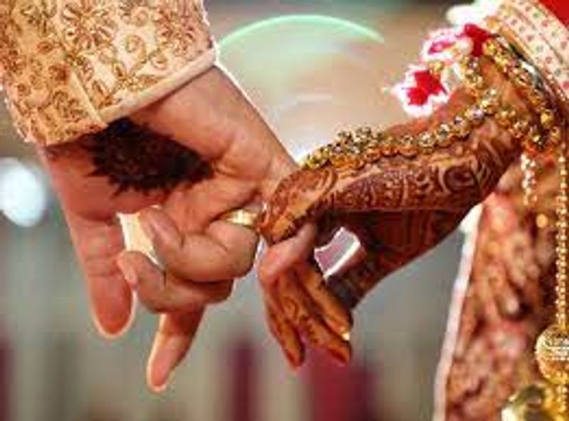 Man married widowed sister in law set an example in front of everyone in Maharastra ckm