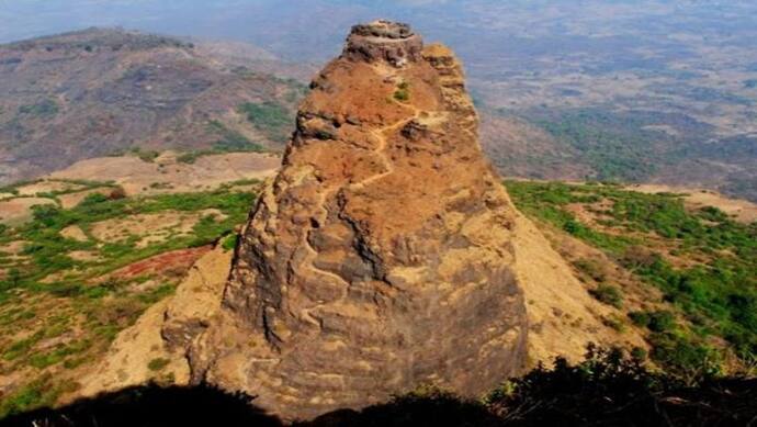 Haunted Fort: लोग कहते हैं इसे मौत का किला, रात में रूकने वाले कि होती है इनसे मुलाकात 