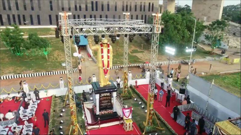 VP Venkaiah Naidu Inaugurates 16-ft Tall Statue Of Late Karunanidhi In Chennai