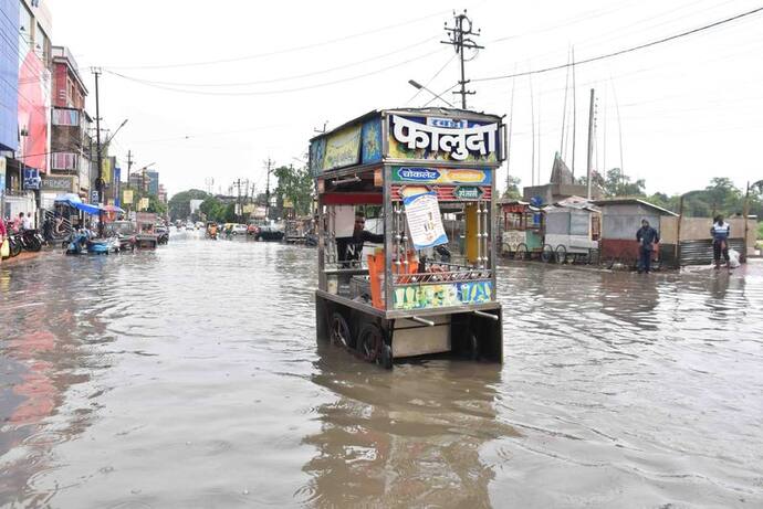 केरल में मानसून की एंट्री के साथ ही जानिए अब आगे क्या, आजकल में कैसा रहने वाला है आपके राज्य का मौसम