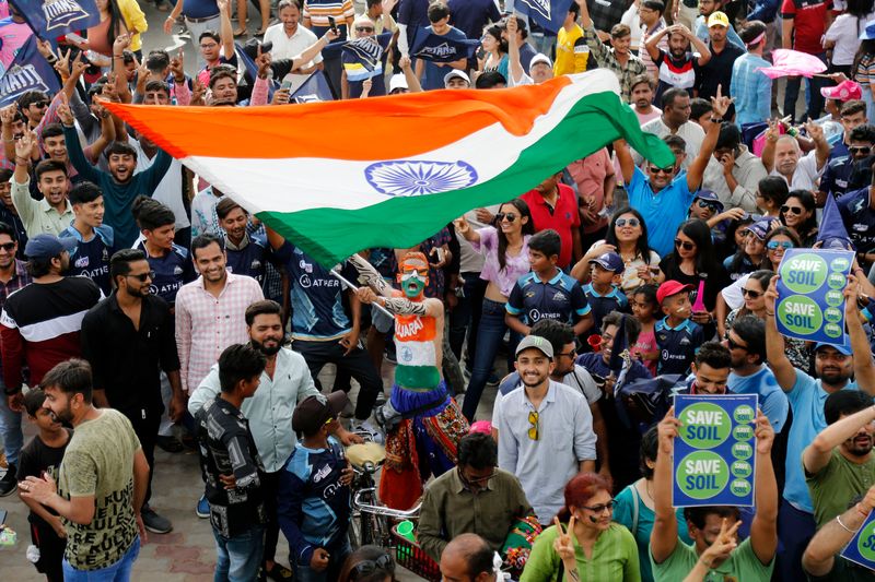 Mad rush for IPL Playoff tickets as thousands of fans queue up in Ahmedabad heat kvn