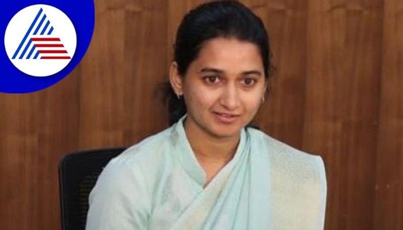 upsc-result-2021 dentist apurva basara-from-koppal-upsc-topper gow