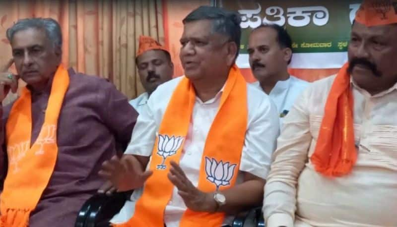 jagadish shettar slams on congress leaders in haveri gvd