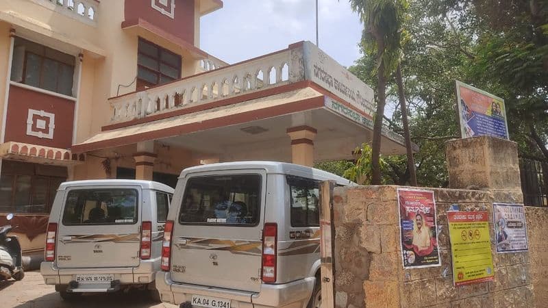 ACB Raids On chintamani And gauribidanur Municipality Officers rbj