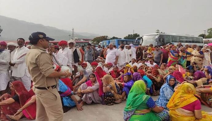 चारधाम यात्रा: रोजाना रवाना हो रहे श्रद्धालुओं के बाद भी भीड़ बरकरार, इस इंतजार में बैठे हैं तीर्थयात्री