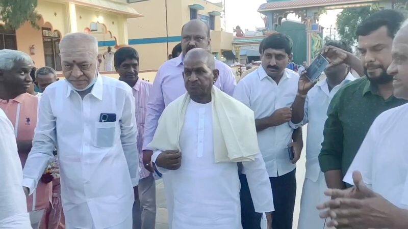 Ilayaraja visits Thrikkadayoor Amritakateshwarar Temple and receives Poornakumbh