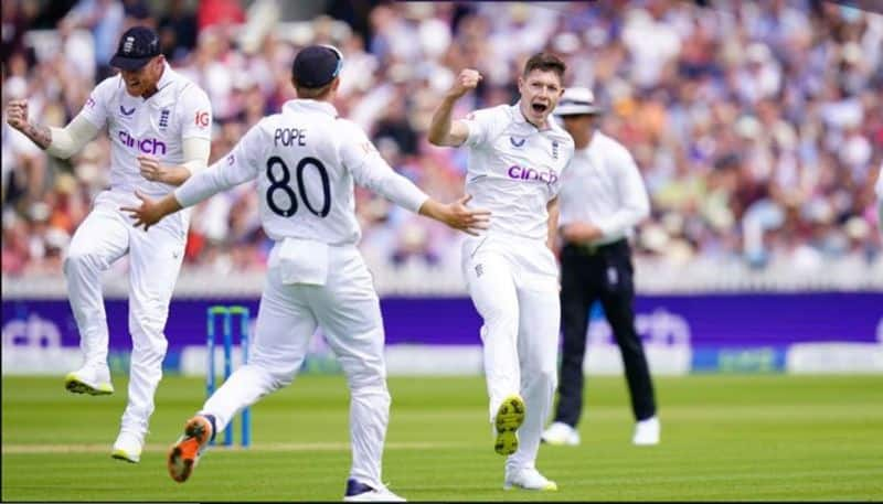 shane warne  :  ENG vs NZ: Match paused at Lords for 23 seconds after 23 overs to pay tribute to Shane Warne