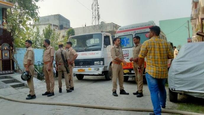 कुशीनगर में शौचालय की टंकी की सफाई के दौरान तीन मजदूरों के साथ हुआ हादसा, जानिए पूरा मामला