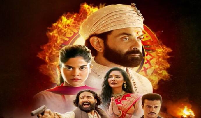 Aashram 3 Review:'आश्रम 3'में भी इंटीमेट सीन्स की भरमार, 'बाबा निराला'के दर्शन करने के बाद हुआ कुछ ऐसा हाल