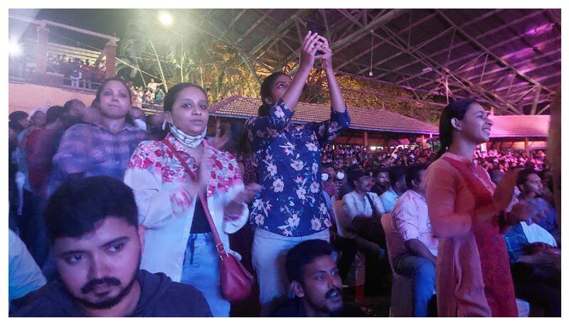 Amrutha Suresh and Gopi Sunder perform to the delight of music lovers in trivandrum