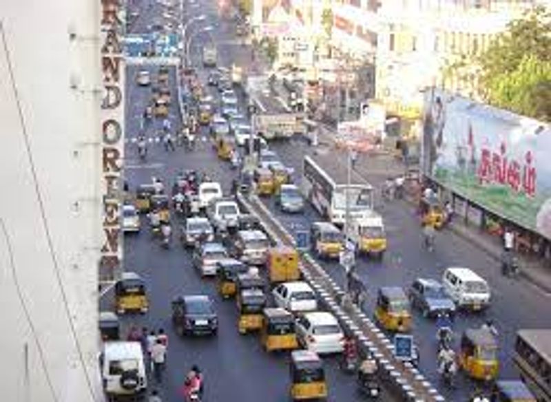  heavy traffic jam at jubilee hills in Hyderabad