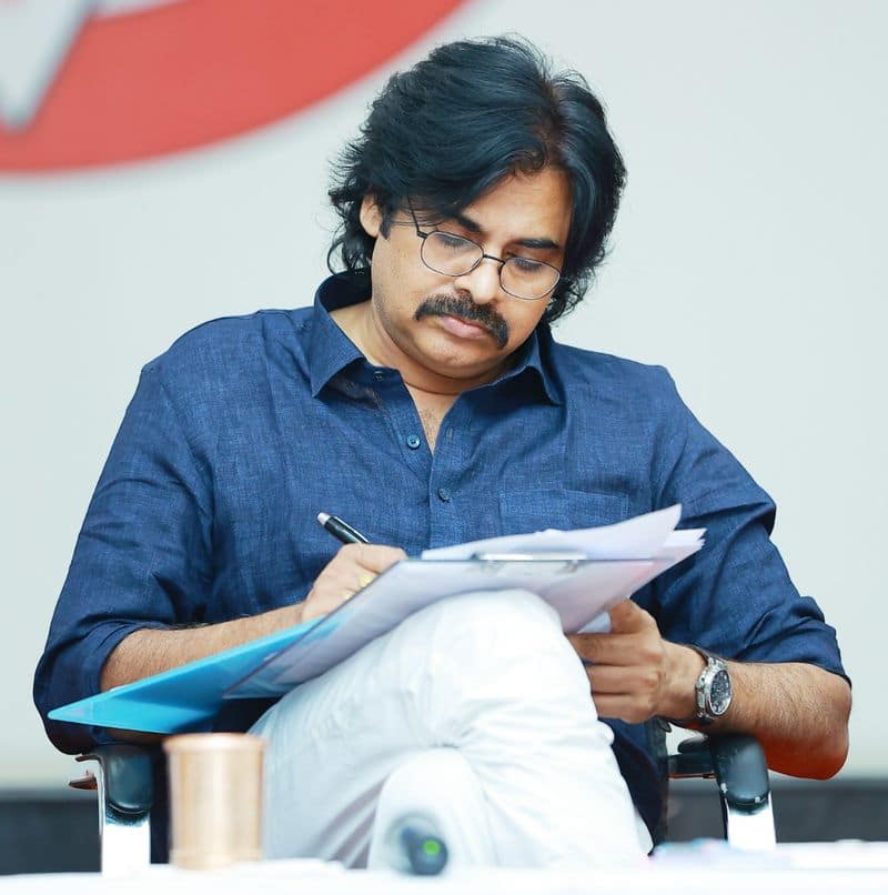 pawan kalyan three options of alliance.. janasena big strategy for andhra pradesh elections