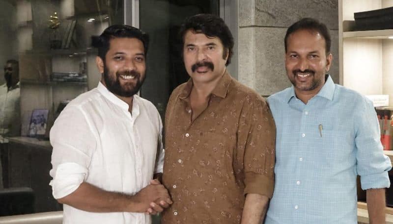 producer anto joseph share photo with mammootty