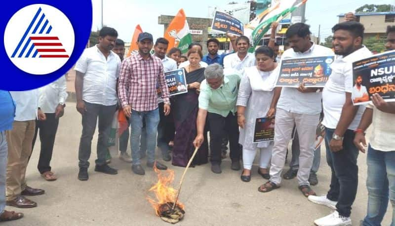 Chaddi Burning Protest by young congress activists amid controversy at chikkamagaluru gvd