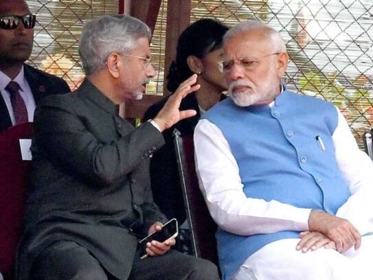PM Narendra Modi meets MEA Jaishankar in Parliament amid row with Canada ksp