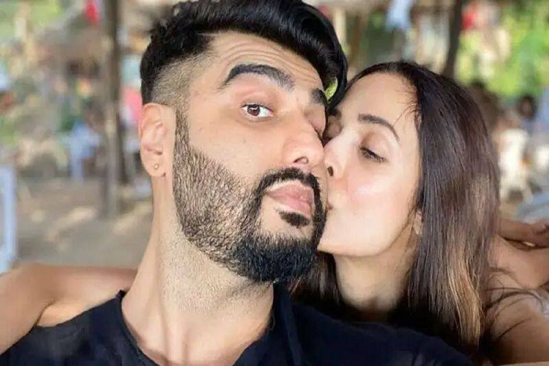 All well between Arjun Kapoor, Malaika Arora? Actor sells 4BHK next to ladylove's home at a Rs 4 crore loss RBA