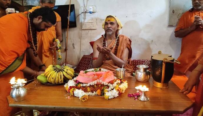 बड़े ऐलान के साथ स्वामी अविमुक्तेश्वरानंद का अनशन हुआ समाप्त, शिवलिंग की पूजा को लेकर जारी थी निर्जल तपस्या