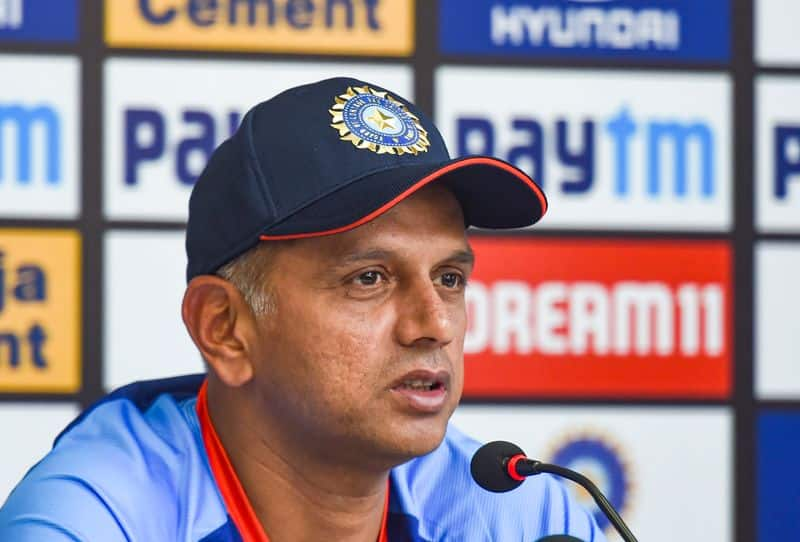 Asia Cup T20 2022: Rahul Dravid tests COVID positive, trip to UAE United Arab Emirates delayed-ayh