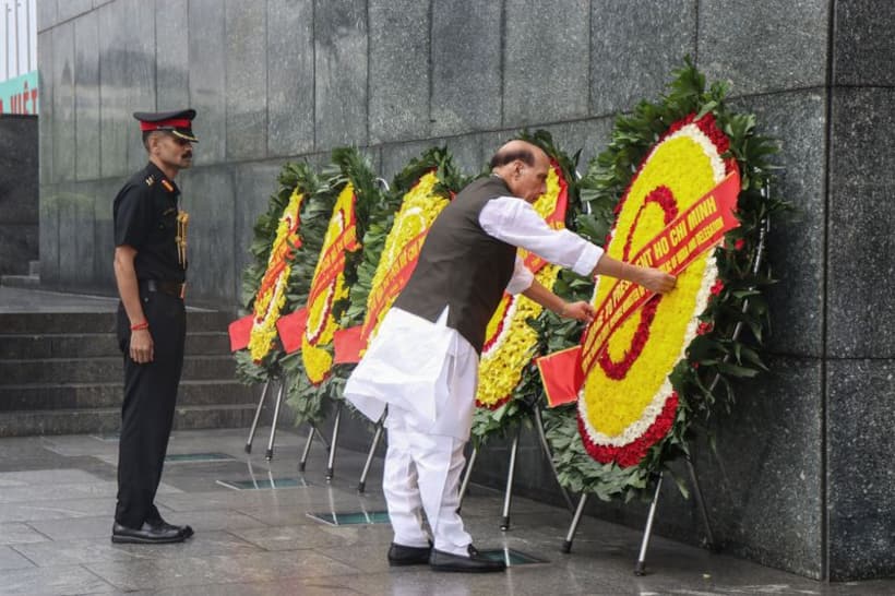  हिंद प्रशांत क्षेत्र में चीन की दादागीरी पर लगेगी लगाम, भारत वियतनाम साथ आए, तीन दिनी दौरे पर हैं राजनाथ सिंह