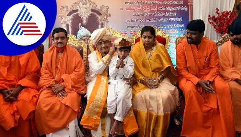 5 year-old Doddappa Appa crowned as ninth Peetadhipati of Sharanabasaveshwar Samsthan gow