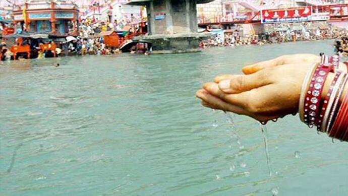 Ganga Dussehra 2022: घर में रखें गंगा जल तो ध्यान रखें ये बातें, नहीं तो उठाना पड़ सकता है नुकसान