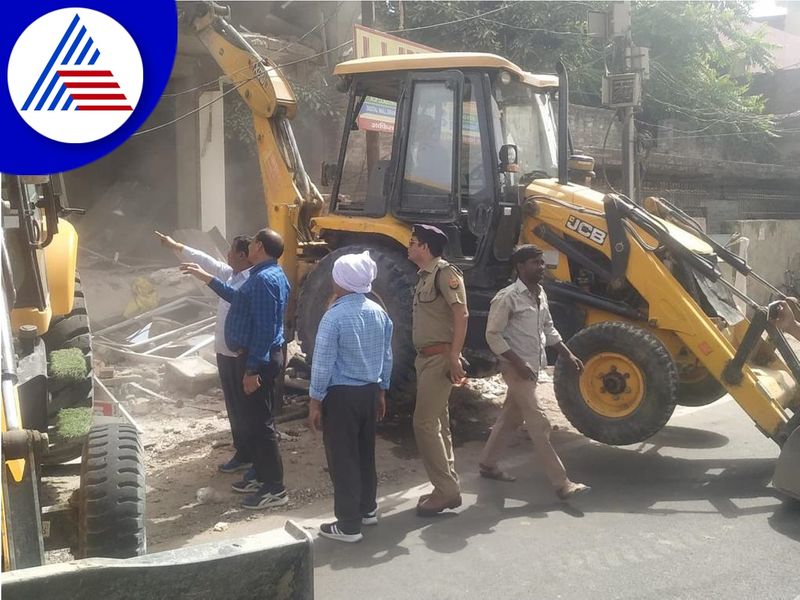 Bulldozer demolishes Prayagraj violence accused illegal property pod