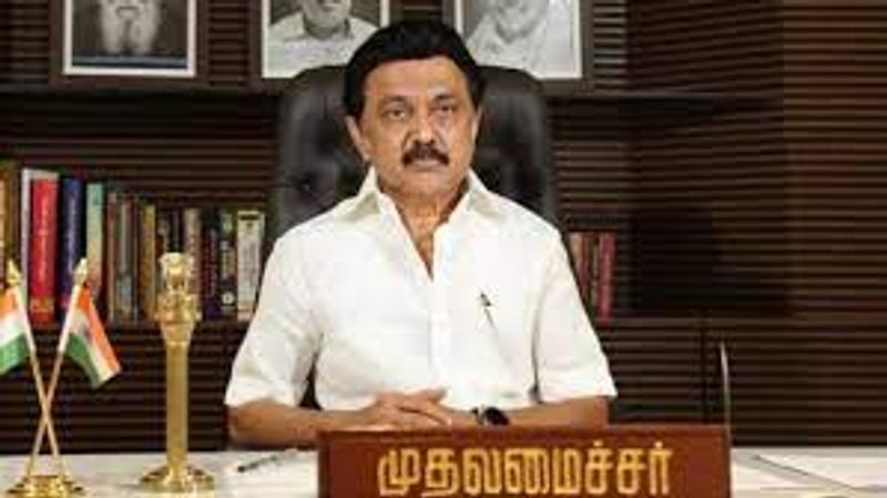 cm stalin announced 20 lakh to the family of the police who was killed by a cow in pudukottai