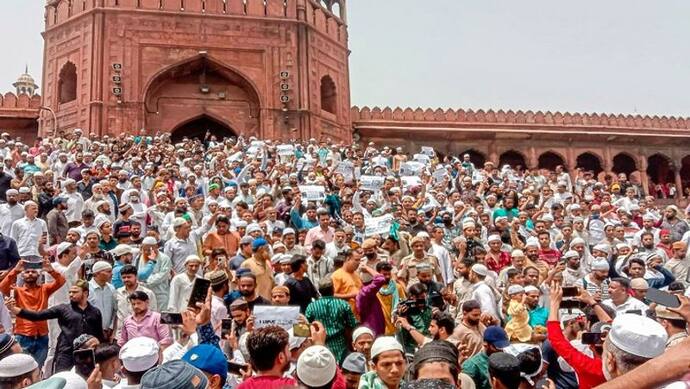 जामा मस्जिद के बाहर विरोध प्रदर्शन मामले में दो आरोपी गिरफ्तार, लगा सांप्रदायिक सौहार्द बिगाड़ने का आरोप