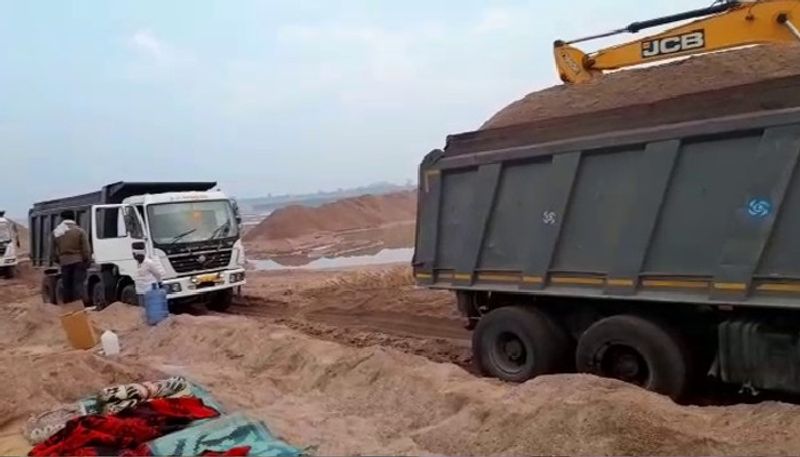 Illegal sand mafia in Raichur pod