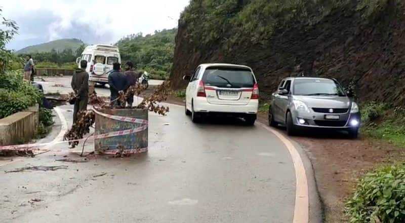 land sliding at Chikkamagaluru Dattatreya peeta Road  rbj