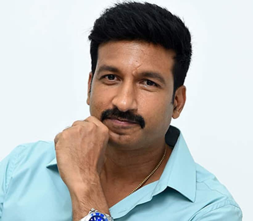  గోపిచంద్ దే ధైర్యం, ప్రభాస్ కు డిజాస్టర్ ఇచ్చిన డైరక్టర్ కు ఛాన్స్