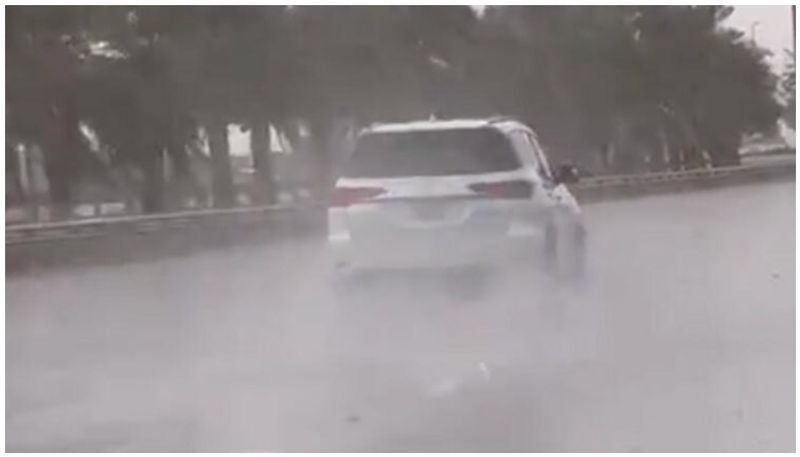 Police Traffic Diverted due to  flood water  On  Warangal-Hyderabad High way Road lns