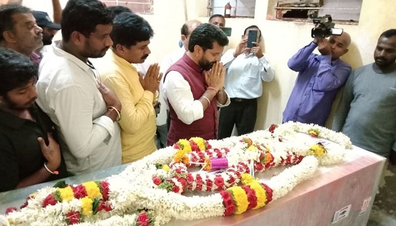 CT Ravi pays homage to then Soldier Ganesh Deadbody in Chikkamagaluru grg