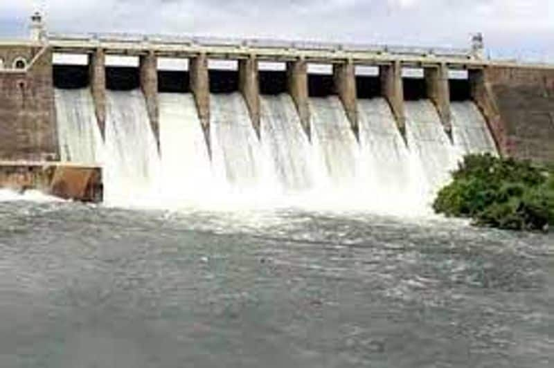 Tourists are prohibited from bathing in Kodiveri Dam as the water level in Bhavanisagar Dam has increased KAK