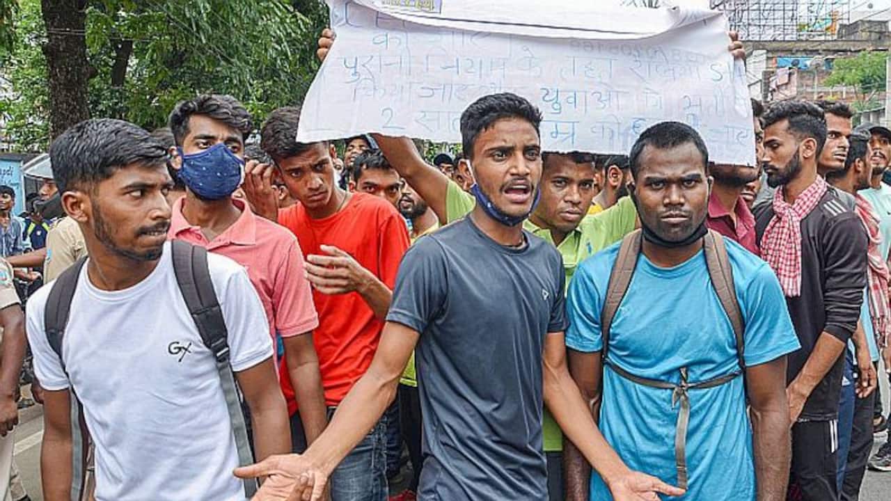 Agnipath row: Aspirants ask, 'how can anyone prepare in just a month?'
