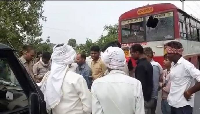 अग्निपथ को लेकर आगरा में युवाओं ने हाईवे पर लगाया जाम, बाह में बस पर हुआ पथराव 