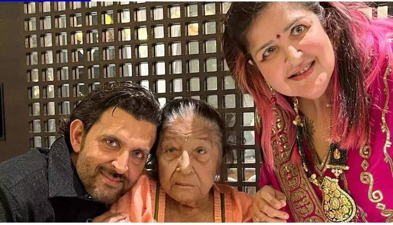 Bollywood actor Hrithik Roshan maternal grandmother Padma Rani Omprakash passes away akb