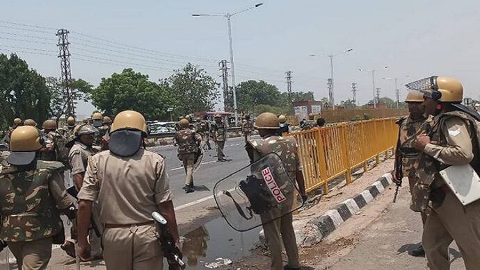 बलिया के बाद अब मथुरा में  'अग्निपथ' स्कीम को लेकर मचा बवाल, हाईवे समते कई सड़कों पर तोड़फोड़ जारी