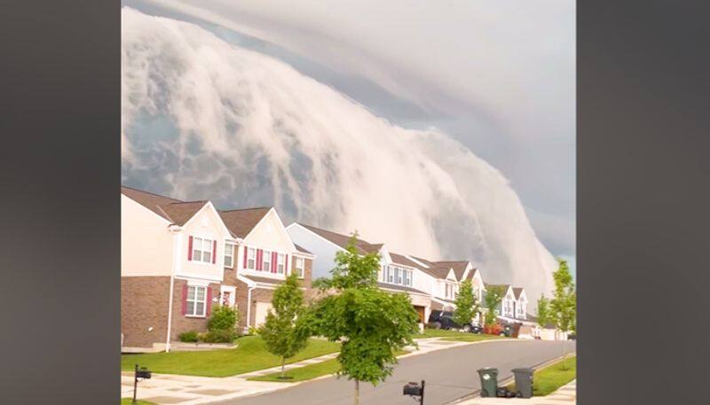 Watch Giant tsunami-like clouds leave internet puzzled-tgy