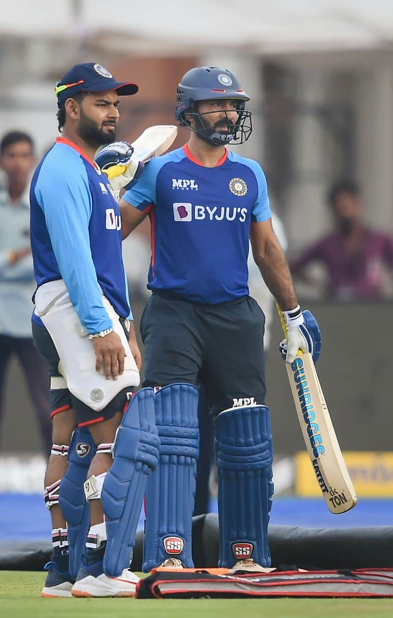 Asia Cup T20 2022: Can India accommodate both Rishabh Pant, Dinesh Karthik in playing XI against Pakistan? Cheteshwar Pujara explains-ayh