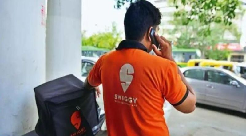 Swiggy Follows Zomato, Hikes Platform Fees To Rs 10