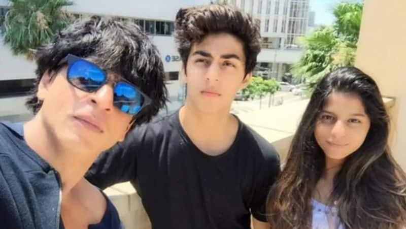 Mumbai court orders to sharukkhan son Aryan Khan passport to be handed over