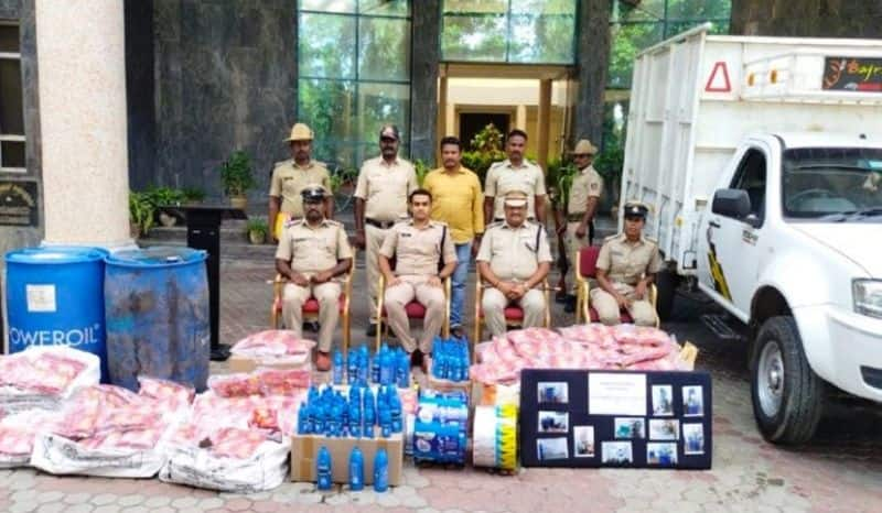 Raichur Police Bust Fake Gang which Sold Tea Powder Coconut Oil hls 