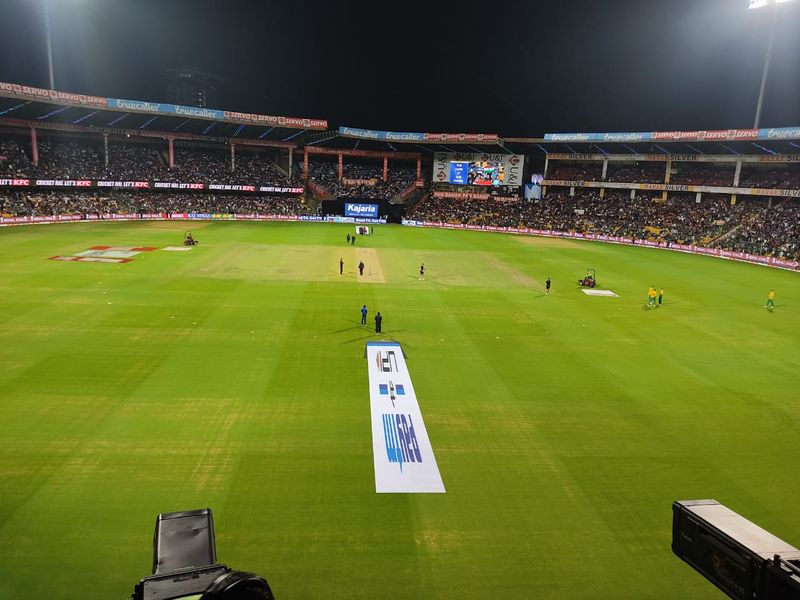 India vs South Africa 5th t20 Bengaluru match match start delayed due to wet outfield and Rain ckm