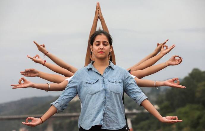  इंटरनेशनल योग दिवस के पहले यंगस्टर्स ने की प्रैक्टिस, कश्मीर से कन्याकुमारी तक होंगे प्रोग्राम्स