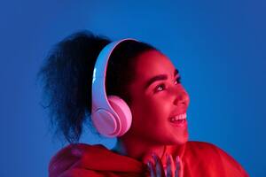 Is It safe to sleep with headphones? Here’s what you need to know