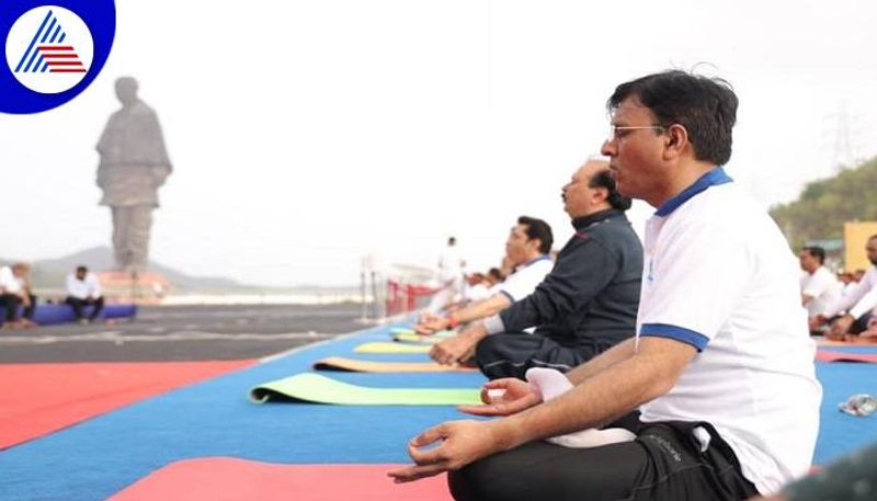 75 Union Minister Yoga for 75 Years for Independence grg